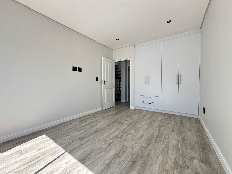 4 Bedroom Property for Sale in Sandown Western Cape